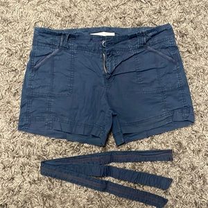Old Navy Women’s Mid Rise Navy Shorts with Belt